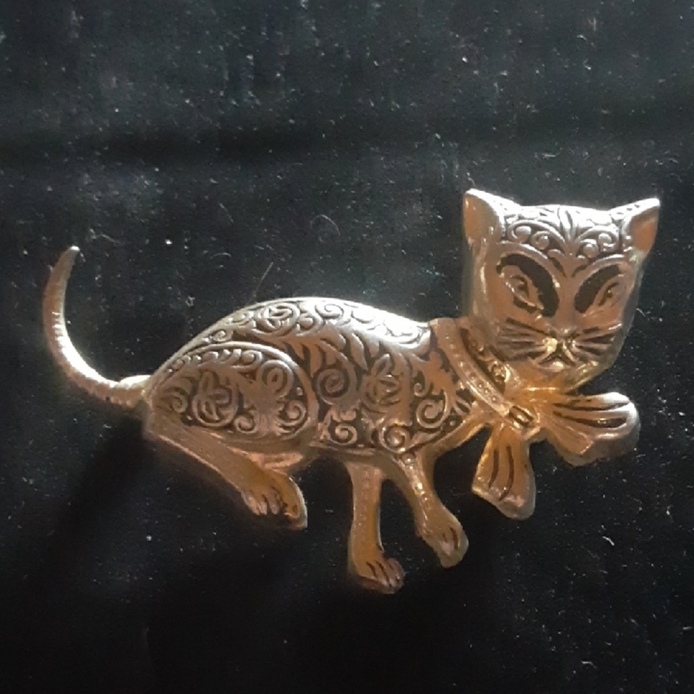 Vintage Gold Tone Cat Brooch